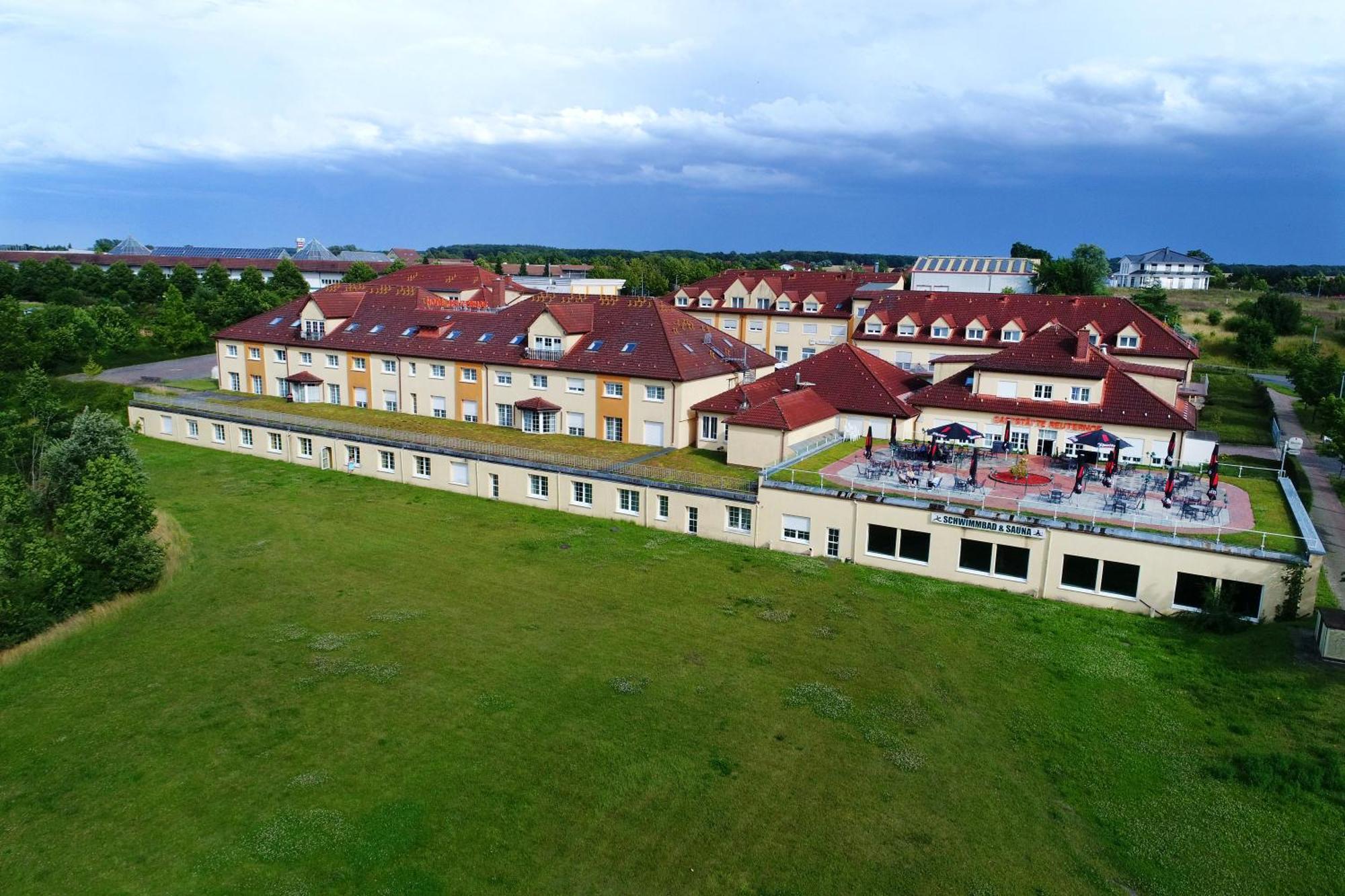 Hotel Reuterhof Reuterstadt Stavenhagen Exterior photo