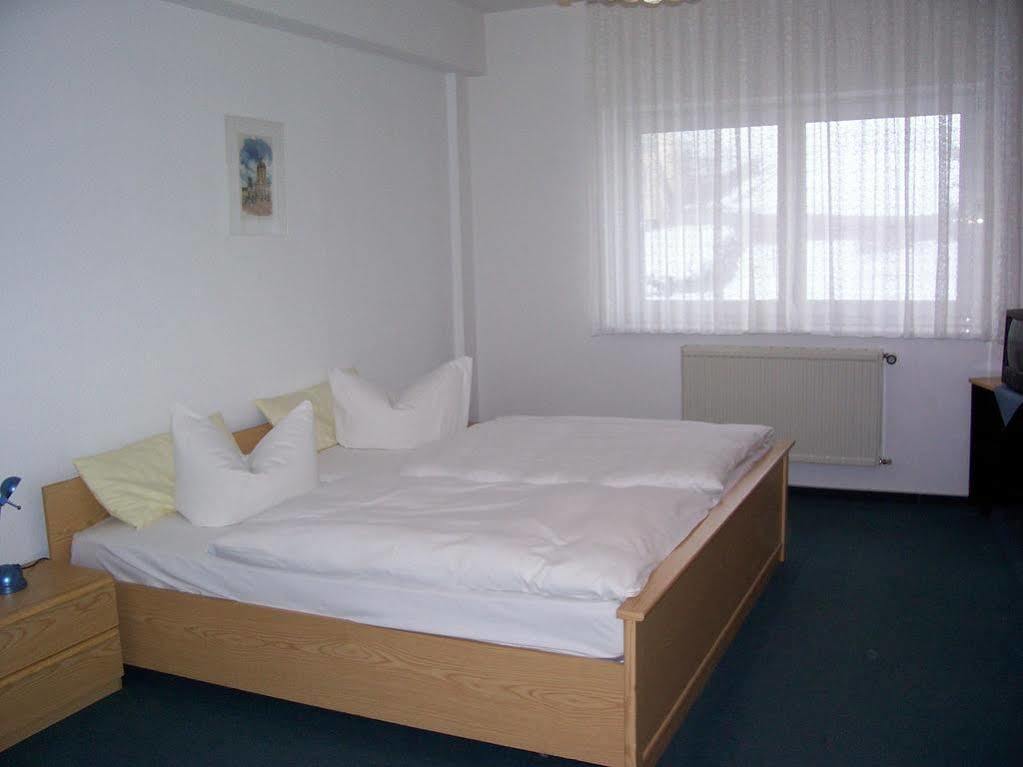Hotel Reuterhof Reuterstadt Stavenhagen Exterior photo